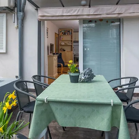 Apartment Trisi *